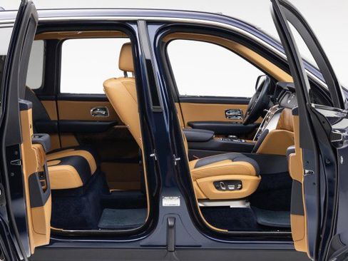 Used 2019 Rolls-Royce Cullinan image 40