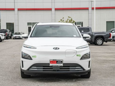 Used 2023 Hyundai Kona Limited w/ Cargo Package FWD image 2
