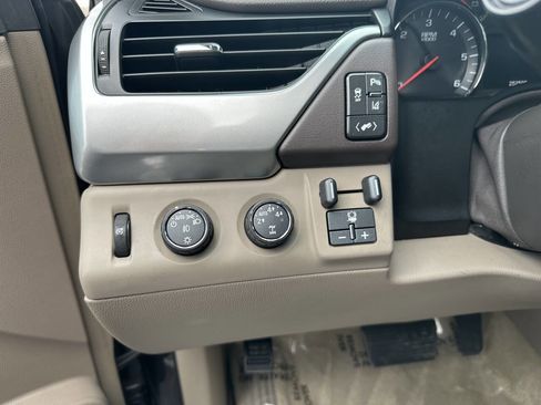 Used 2015 Chevrolet Tahoe LT w/ Luxury Package image 16