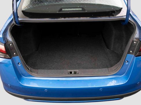 Used 2023 Nissan Versa SV image 21