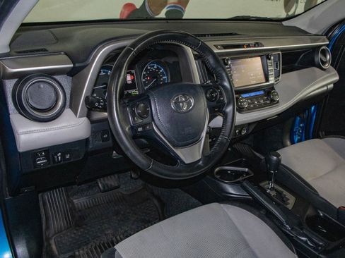Used 2018 Toyota RAV4 XLE image 6