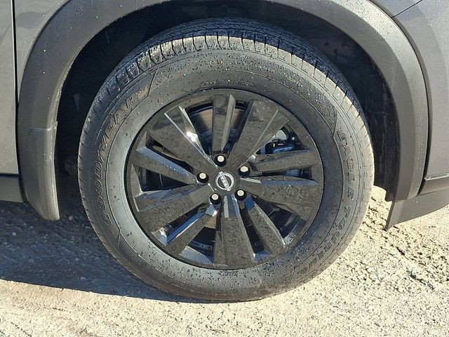 Used 2022 Nissan Pathfinder SL AWD/4WD image 27