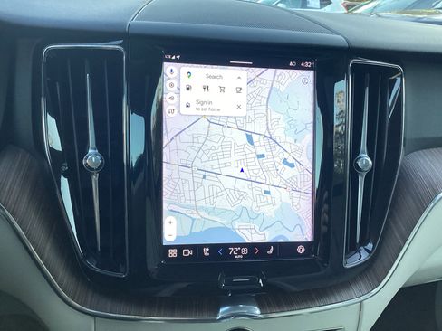 Certified 2022 Volvo XC60 B5 Momentum w/ Climate Package image 24