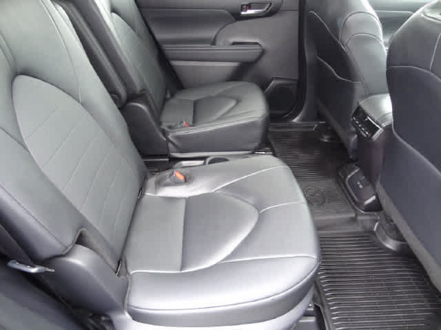 Certified 2026 Toyota Highlander XLE AWD/4WD image 13