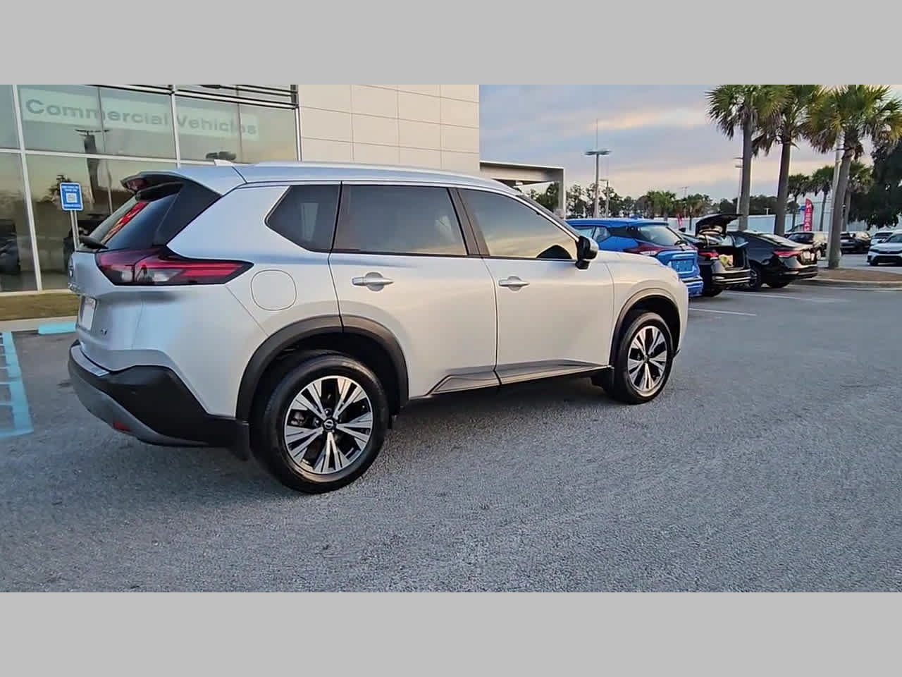 Used 2023 Nissan Rogue SV w/ SV Premium Package FWD image 35