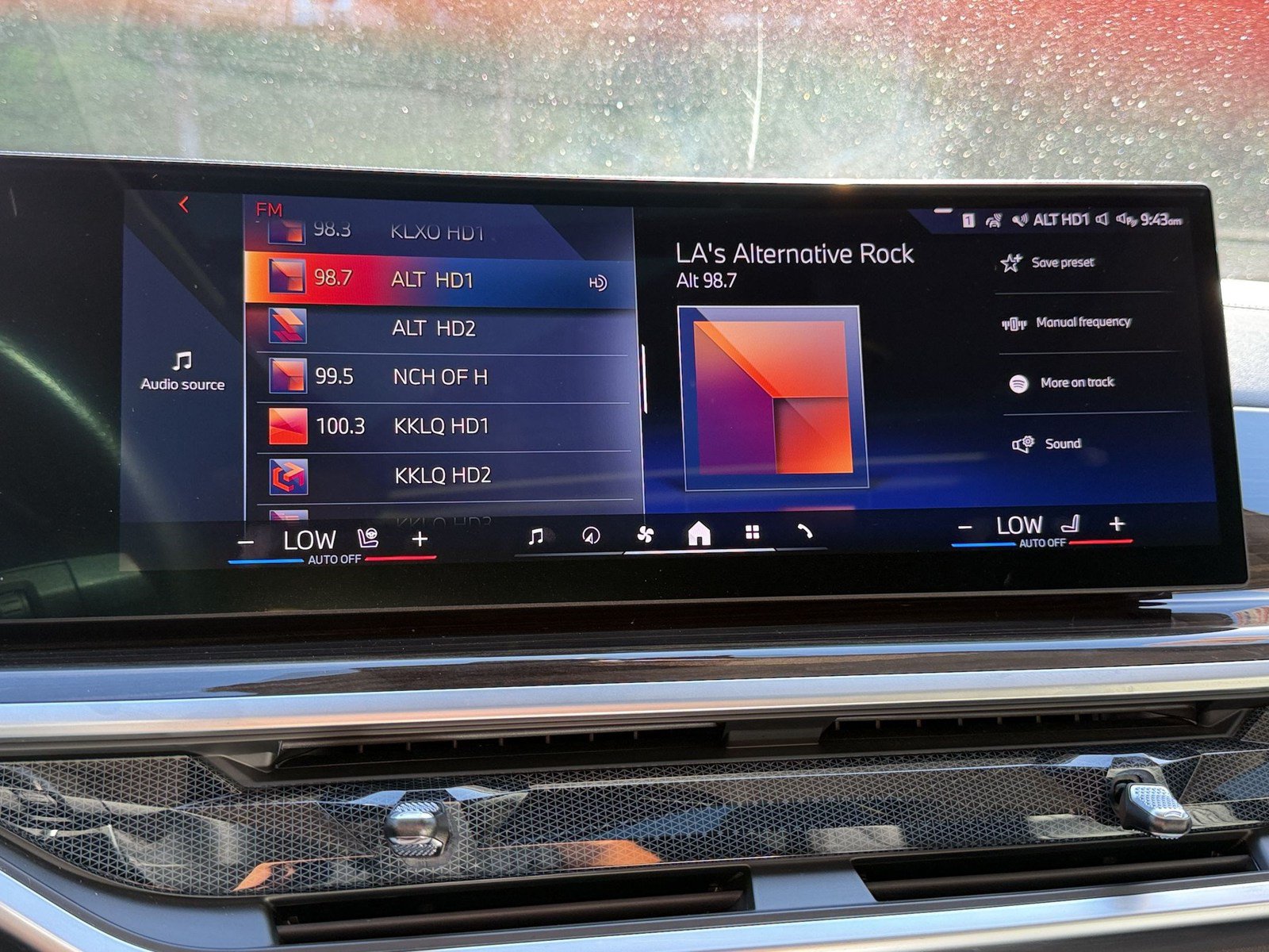 Used 2024 BMW X7 xDrive40i w/ Premium Package AWD/4WD image 21