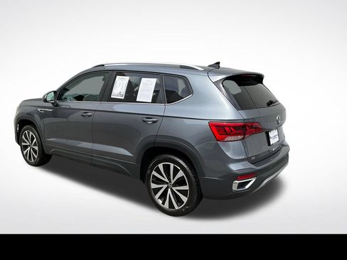 Used 2024 Volkswagen Taos SE FWD image 12