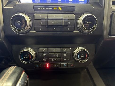 Used 2019 Ford F150 Lariat w/ Equipment Group 502A Luxury image 26