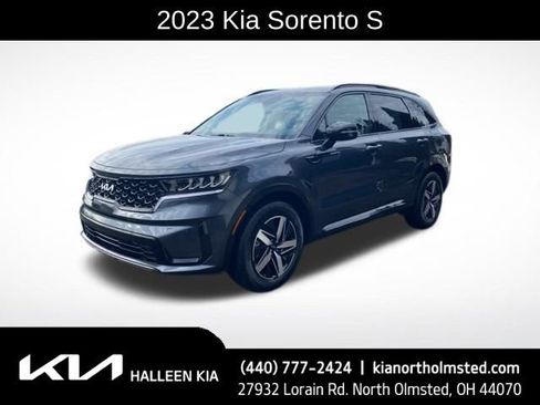 Certified 2023 Kia Sorento S image 1