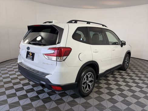 Certified 2023 Subaru Forester Premium AWD/4WD image 10
