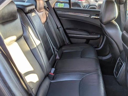 Certified 2022 Chrysler 300 Touring L image 21