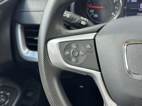 Used 2023 GMC Terrain SLE w/ Driver Convenience Package image 24