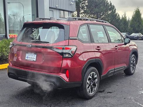 Used 2025 Subaru Forester image 7
