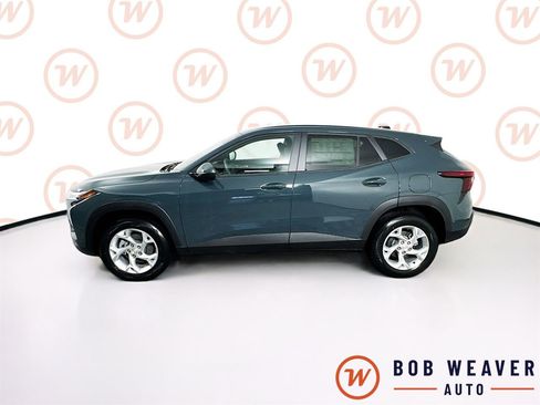 New 2026 Chevrolet Trax LS w/ LS Convenience Package FWD image 4