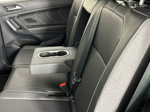 Used 2023 Volkswagen Tiguan SE R-Line image 16