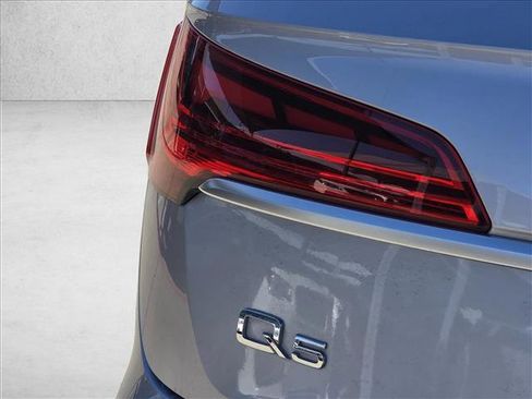 Certified 2022 Audi Q5 2.0T Premium Plus w/ Premium Plus Package image 10