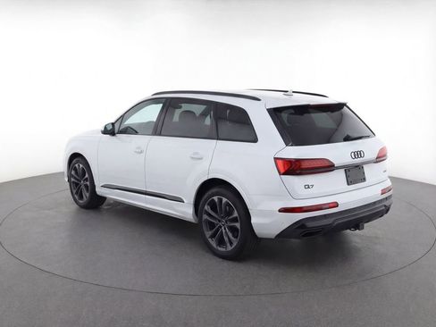 Used 2025 Audi Q7 3.0T Premium Plus image 3