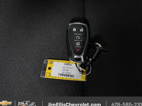 Used 2025 Chevrolet Malibu LT FWD image 23