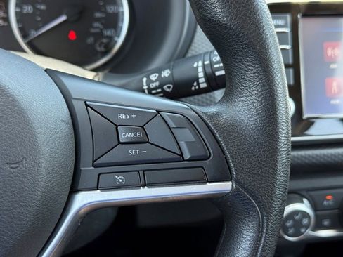 Used 2022 Nissan Kicks S FWD image 28