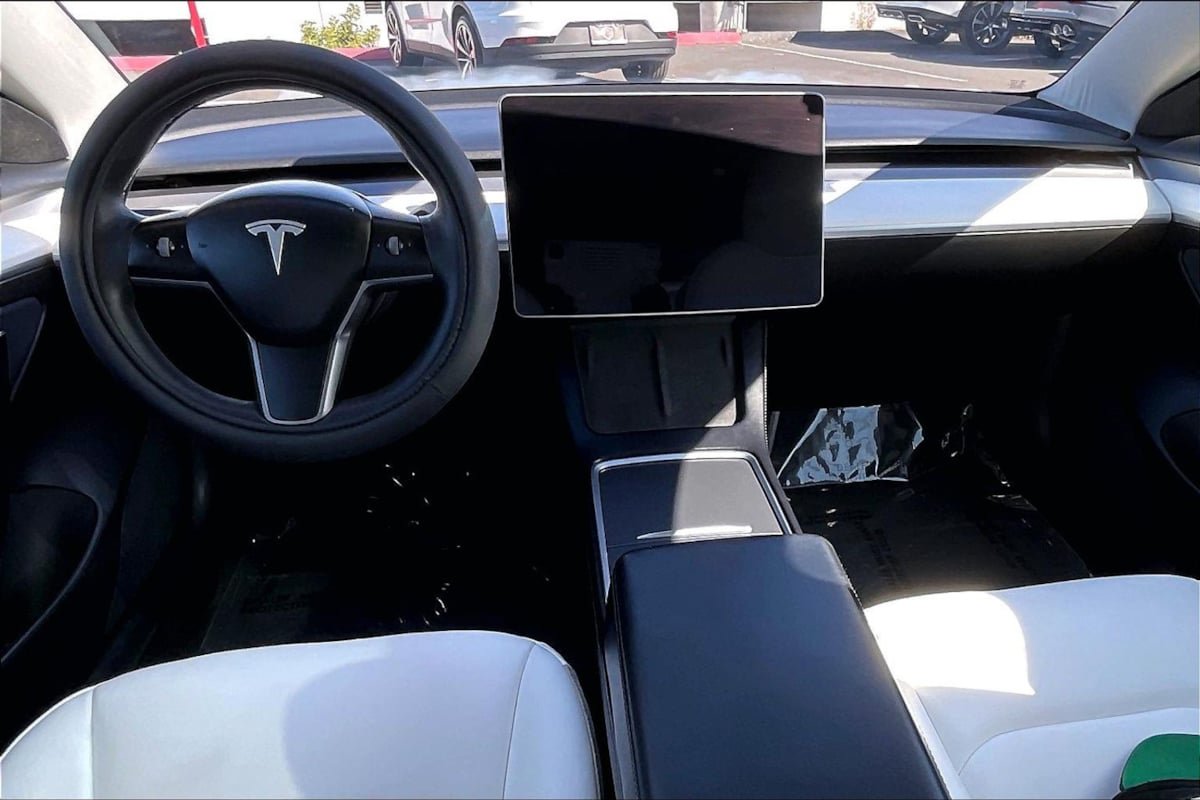 Used 2022 Tesla Model 3 Long Range AWD/4WD image 11