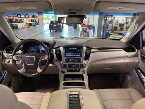 Used 2018 GMC Yukon Denali AWD/4WD image 15