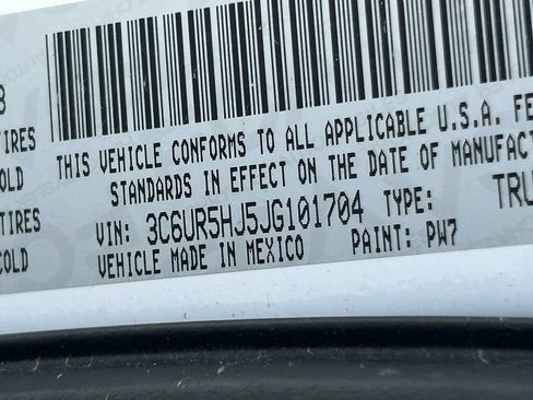 Used 2018 RAM 2500 Tradesman w/ Chrome Appearance Group AWD/4WD image 17
