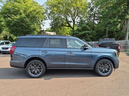 New 2027 Ford Expedition Platinum w/ Stealth Appearance Package AWD/4WD image 5