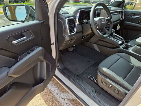 New 2026 GMC Canyon Elevation w/ Convenience Package image 4