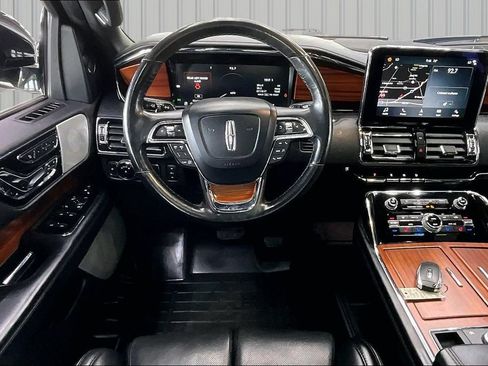Used 2019 Lincoln Navigator Reserve AWD/4WD image 8