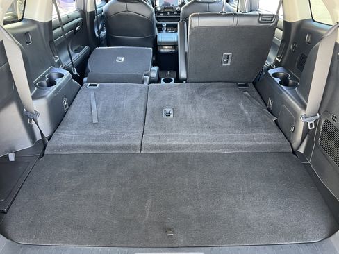 Used 2024 Toyota Highlander XLE image 22