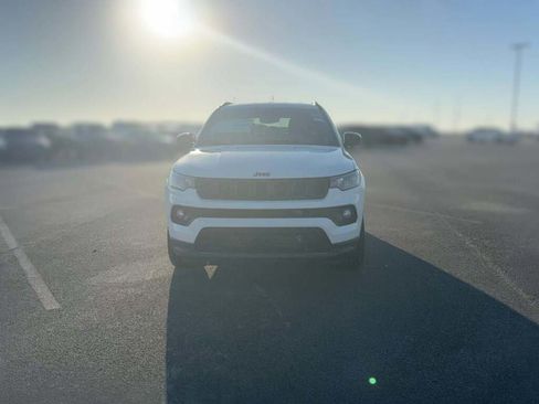 New 2026 Jeep Compass Latitude image 2