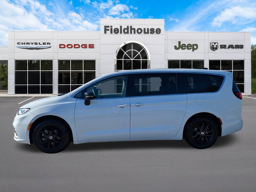 Used 2024 Chrysler Pacifica Touring-L FWD image 8
