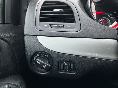 Used 2017 Dodge Grand Caravan GT image 21