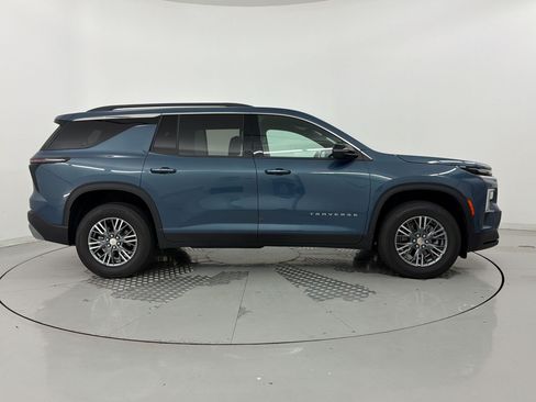 Used 2026 Chevrolet Traverse LT FWD image 8
