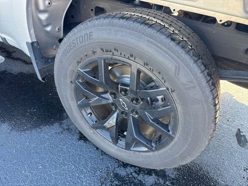 Used 2022 Chevrolet Silverado 1500 Custom image 11