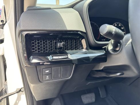 Used 2025 Honda CR-V EX-L image 28