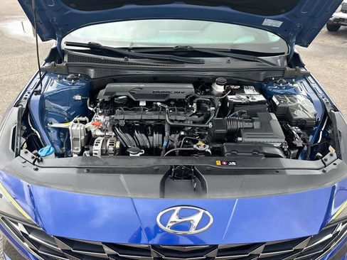 Used 2021 Hyundai Elantra Limited FWD image 30