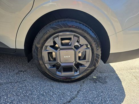 New 2026 Kia Carnival EX FWD image 31