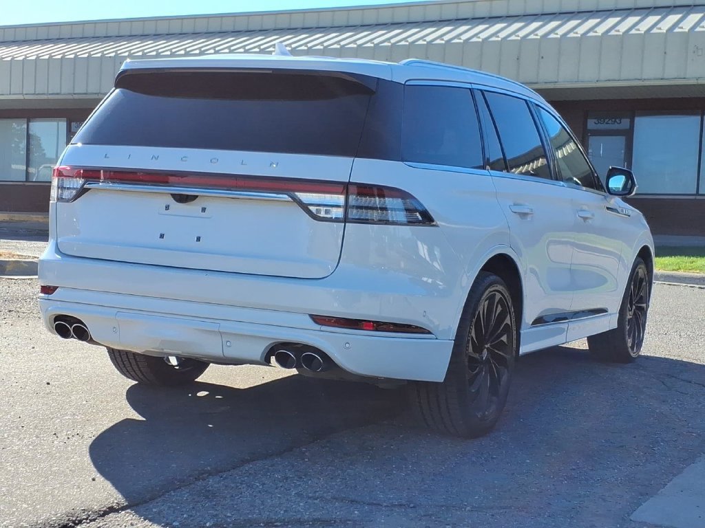 Used 2022 Lincoln Aviator Reserve w/ Equipment Group 201A AWD/4WD image 5