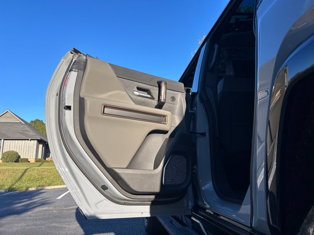 Used 2025 GMC Hummer EV 2X w/ LPO, Sport Package AWD/4WD image 63