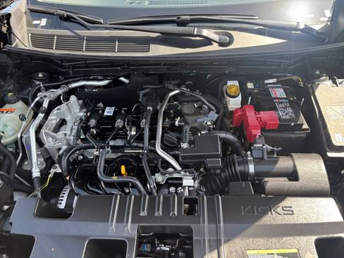 Used 2026 Nissan Kicks SR AWD/4WD image 31