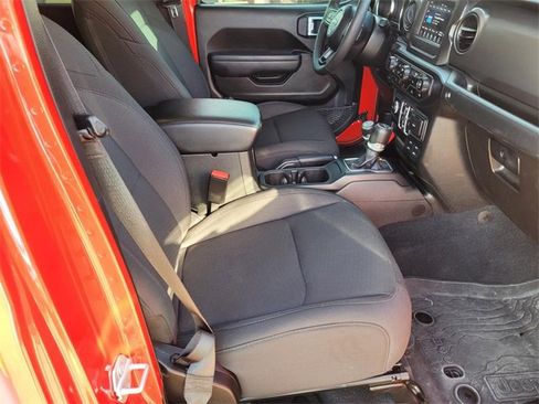 Used 2023 Jeep Gladiator Willys image 10