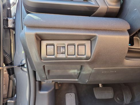 Used 2024 Subaru Outback Premium AWD/4WD image 11