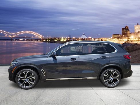 Used 2019 BMW X5 xDrive40i w/ Premium Package 2 AWD/4WD image 2