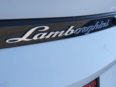 Used 2019 Lamborghini Urus image 15