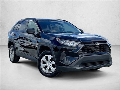 Used 2021 Toyota RAV4 LE FWD image 12