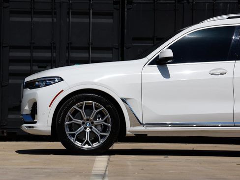 Used 2019 BMW X7 xDrive40i w/ Cold Weather Package AWD/4WD image 29