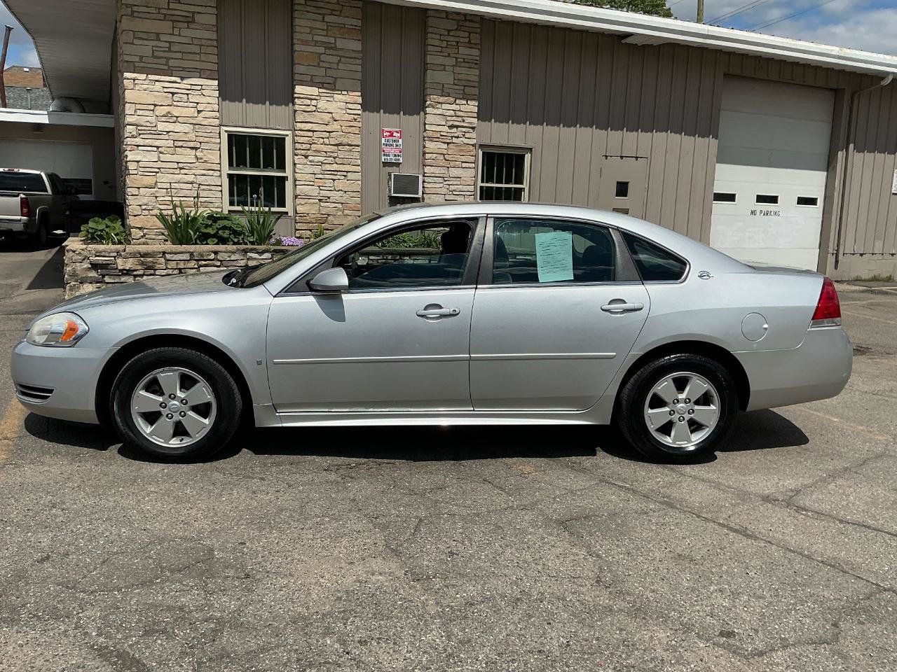 Used 2009 Chevrolet Impala LT FWD image 6
