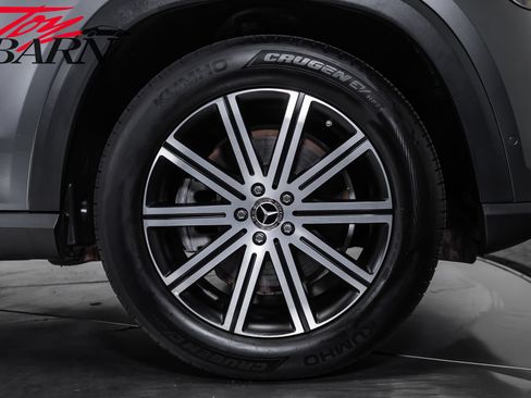 Used 2025 Mercedes-Benz GLE 450e 4MATIC w/ Driver Assistance Package image 15