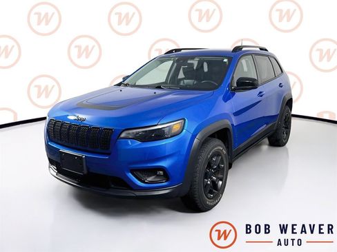 Used 2022 Jeep Cherokee Latitude AWD/4WD image 3